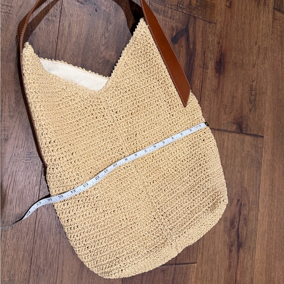 Banana Republic Slouchy Vida Straw Bag - Picture 4 of 6